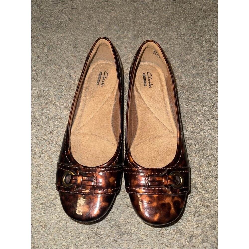 Clarks ballet flats brown leopard print shoes patent leather Round Gold Accent